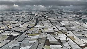 三峽大壩,洩洪,潰堤,水風景,艾德華布爾汀斯基,Edward Burtynsky,珍妮佛貝赫沃,Jennifer Baichwal　圖／車庫娛樂提供