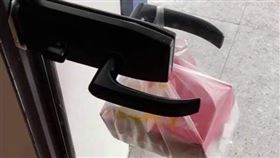 門把,手速,外送員,餐點(翻攝自 爆笑2公社)
