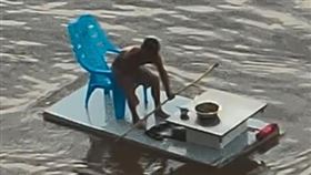 重慶,木板,漂流,巴里島,洪災(梨視頻)