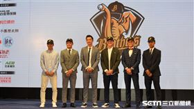 ▲中華職棒31年季中選秀，中信兄弟選進球員合影。（圖／記者王怡翔攝影）