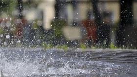 潑水、灑水示意圖／翻攝自pixabay