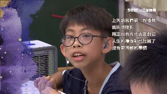 先天重度聽障　用彩筆畫出熱愛人生