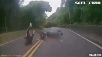 跑山刮中轎跑！百萬雪佛蘭損毀畫面曝