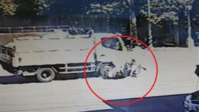  回收車車禍（圖／翻攝畫面）