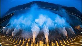  三峽大壩近日潰堤傳聞不斷（圖／翻攝自新華社）