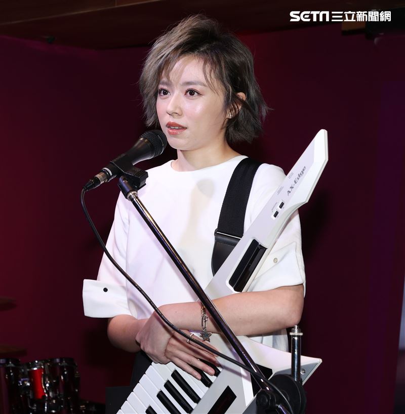 王瞳出席願有情「公益歌仔戲」發布，現場唱了一段歌仔戲。（記者邱榮吉/攝影）