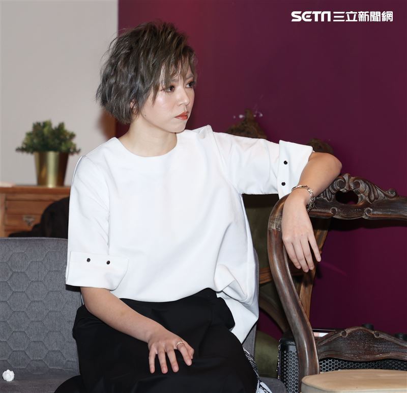 王瞳出席願有情「公益歌仔戲」發布，現場唱了一段歌仔戲。（記者邱榮吉/攝影）