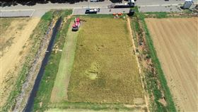 屏科大智慧生產水稻  需水量少產量不變（1）屏東科技大學智慧農業中心水稻試驗區利用智慧灌溉生產無毒白米，少量水分就能生產與傳統栽培一樣產量的稻米。（屏科大提供）中央社記者郭芷瑄傳真  109年7月21日