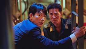 《鋼鐵雨：深潛行動》 甲上提供