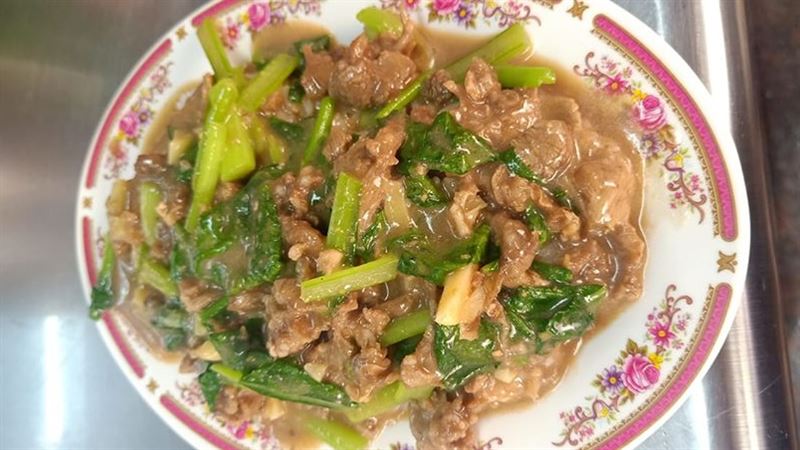 羊肉店買無豬肉燴飯　嬤碎念老闆崩潰