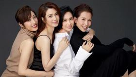 蔡少芬、陳法蓉、朱茵、洪欣，最近組成新團體「港普F4」。（圖／翻攝自微博）