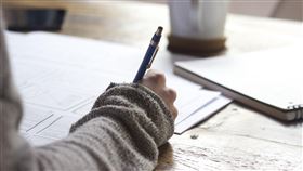 論文(圖／翻攝自Pixabay)