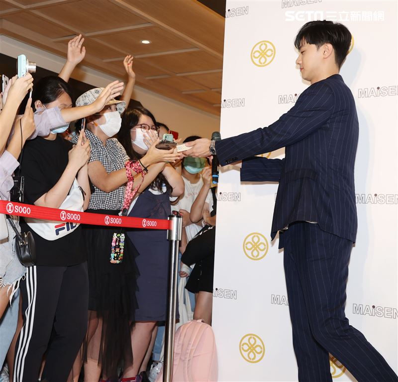 施柏宇出席日本東京MAiSEN邁泉豬排一日店長。（記者邱榮吉/攝影）