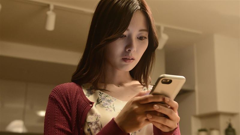 驚！手機慘遭暗網監控…女星差點沒命
