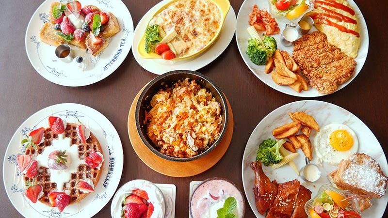 網美風餐廳　擺滿花牆、熊寶寶