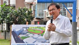 劉櫂豪爭取教育補補助改善台東校舍民進黨立法委員劉櫂豪向教育部爭取新台幣1億8110萬元經費，改善台東國高中小遊戲場、視聽教室及電力系統，劉櫂豪表示，未來將持續改善各校電力系統，儘速完成全國國高中小學校加裝教室冷氣。（劉櫂豪服務處提供）中央社記者盧太城台東傳真  109年7月22日