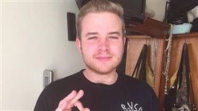 潘寧聽見偶像聲音，失控砍人。（圖／翻攝自Jai Penning臉書）