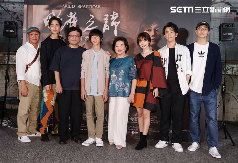 游安順、夏騰宏、導演施立、高於夏、陳淑芳、李亦捷、陳漢典、呂晉宇出席「野雀之詩」首映會。（記者邱榮吉/攝影）