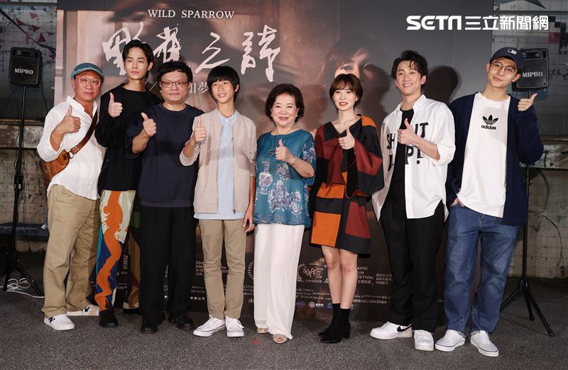 游安順、夏騰宏、導演施立、高於夏、陳淑芳、李亦捷、陳漢典、呂晉宇出席「野雀之詩」首映會。（記者邱榮吉/攝影）