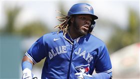 ▲小葛雷諾（Vladimir Guerrero Jr.）炸裂，球飛出芬威球場。（圖／美聯社／達志影像）