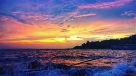 臉書粉絲專頁「馬祖有個周小馬 追淚人」分享馬祖夕陽美景。（圖／馬祖有個周小馬 追淚人授權提供）