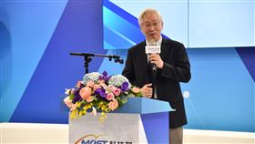 科技部長吳政忠致詞科技部23日在2020 BIO Asia-Taiwan 亞洲生技大會中設立專區，並舉辦「國際產學聯盟專區啟動暨簽約儀式」，科技部長吳政忠致詞時表示，如果能把生醫產業基礎連結其他領域，再加上數位科技運用，看好台灣在未來10年發展精準健康產業。中央社記者王飛華攝  109年7月23日