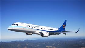 華信航空每天由台灣往返澎湖共有12班，由台灣往返金門則有10班。（圖／華信提供）