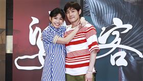 李千那、施易男、唐美雲。（民視提供