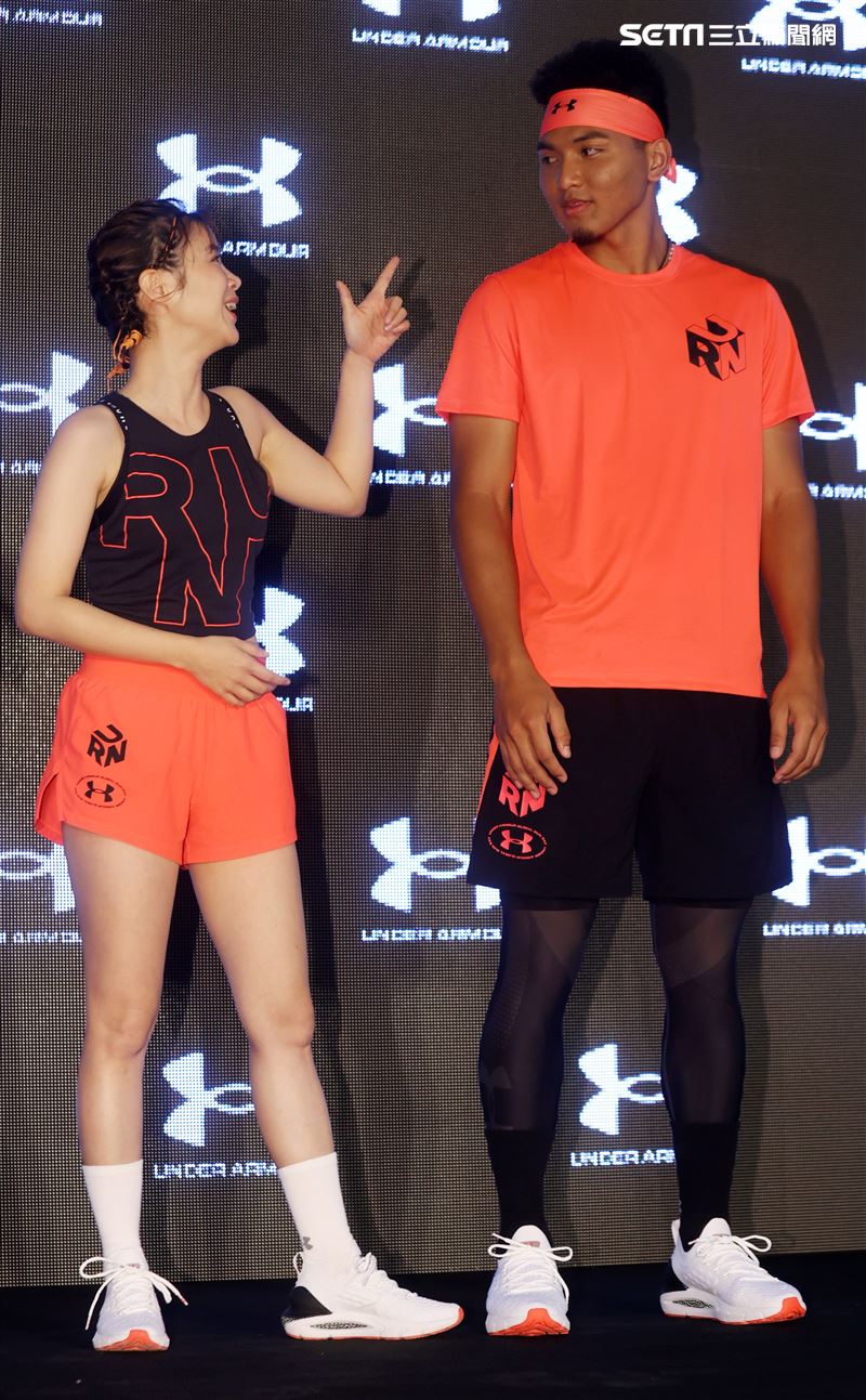 旅美球員劉致榮代言ua。（記者邱榮吉/攝影）