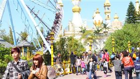 ▲業者配合大選推出返鄉投票優惠。（圖／六福村主題遊樂園提供）
