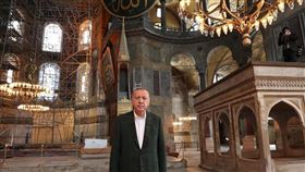 土耳其總統艾爾段（圖）於10日突然將世界遺產聖索菲亞從博物館改成清真寺。（圖取自facebook.com/RTErdogan）