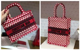 Dior於台北信義新天地 A9 館一樓打造 Dioramour 期間限定店。（圖／記者林芷卉攝影）