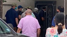 中國駐休士頓領事館關門！美方強行破門　五星旗被撤下，圖/路透社/達志影像