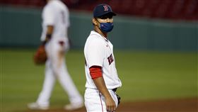 林子偉戴口罩比賽。（圖／美聯社／達志影像）