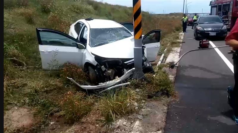 快訊／澎湖男疑疲勞駕駛　自撞電杆亡