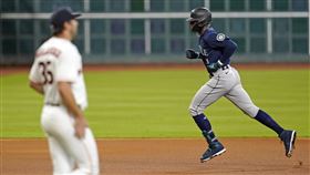 ▲水手新秀路易斯（Kyle Lewis）從韋蘭德（Justin Verlander）手中敲本季首轟。（圖／美聯社／達志影像）