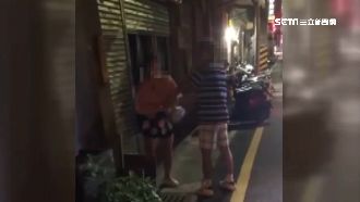 男女下小黃吵架　女駕駛枯等：先付錢