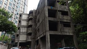 新北市，新莊，池塘鬼屋，登革熱，記者游承霖攝影