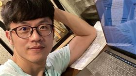 陳嘉行「唸碩士」遭抹黑！反擊嗆江啟臣：我努力了20年…（圖／翻攝自陳嘉行臉書）