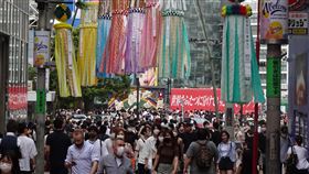 日本武漢肺炎確診增521例 累計破3萬例日本武漢肺炎確診病例今天新增521例，若加上鑽石公主號郵輪的確診病例，累計確診病例突破3萬例。東京新增295例，連17天單日新增確診逾百例。圖為24日東京澀谷。中央社記者楊明珠東京攝 109年7月25日