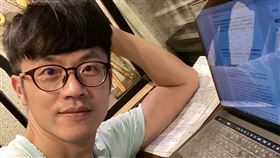 陳嘉行「唸碩士」遭抹黑！反擊嗆江啟臣：我努力了20年…（圖／翻攝自陳嘉行臉書）