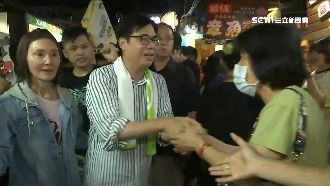 陳其邁勤跑行程　支持者搶合照、握手