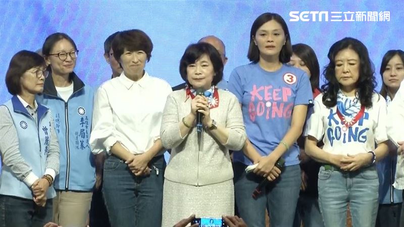 嗆「說謊胸部變小」　苦苓曝公公下場