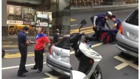 新北市，中和，妨害公務，公然侮辱，國旗裝