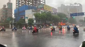 巴威颱風尾狂掃台灣　雨彈襲擊時間曝