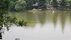 秦淮河狂淹　大壩卻被「挖空」蓋餐廳…長江下游危險了（圖／翻攝自微博）
