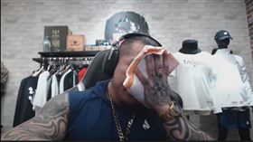 館長 直播 哭（圖／翻攝自寶寶愛館長YouTube）