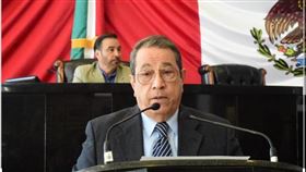 墨西哥契瓦瓦州衛生局長格雷厄達（Jesus Grajeda）染武漢肺炎去世（圖／翻攝自Javier Corral臉書）