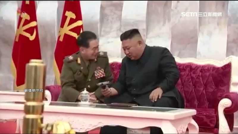 最狂伴手禮！金正恩贈老臣白頭山手槍