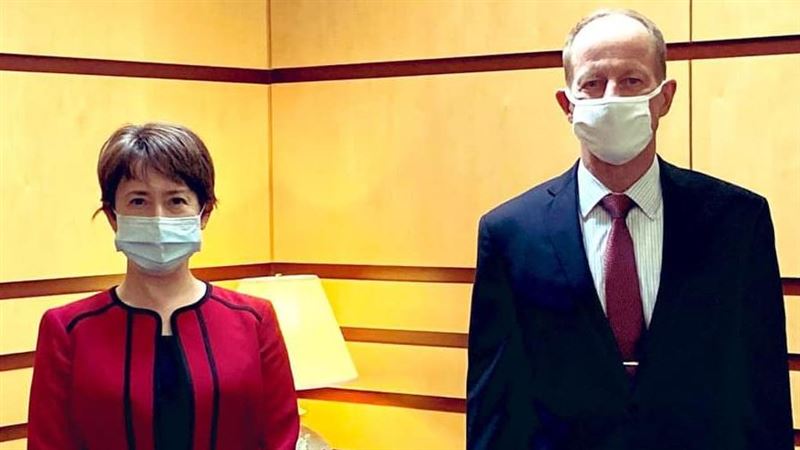 「美台關係史上最強健!」蕭美琴履新 美亞太助卿當面接待 | 國際 | 三